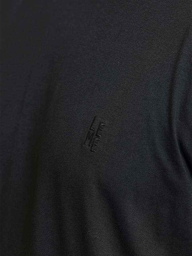 Camiseta Essentials Preta