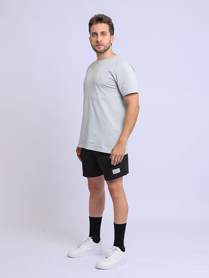 Camiseta Essentials Cinza