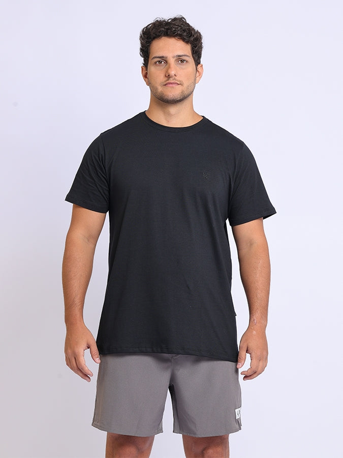 Camiseta Essentials Preta