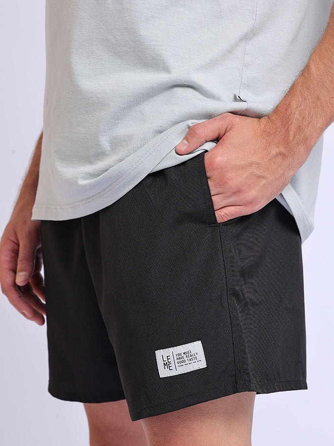 Shorts Essentials Preto