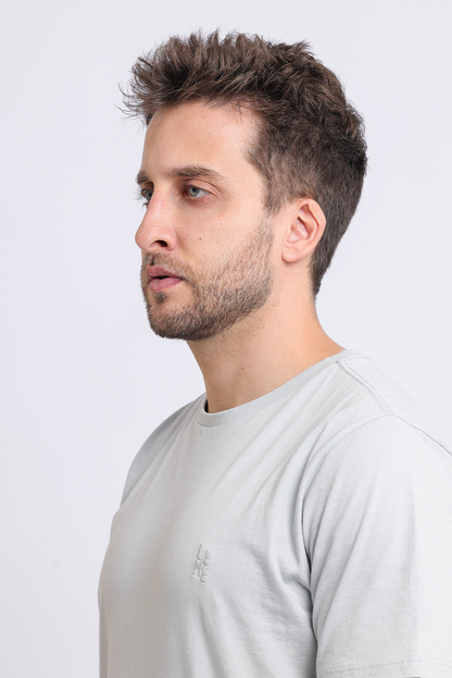 Camiseta Essentials Cinza